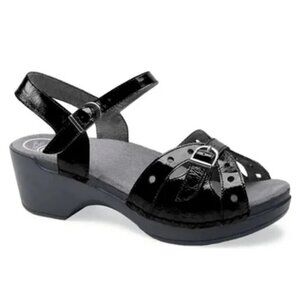 Dansko‎ Sissy Sandal Scandi Girl Buckle Platform Crinkle Patent Leather Boho